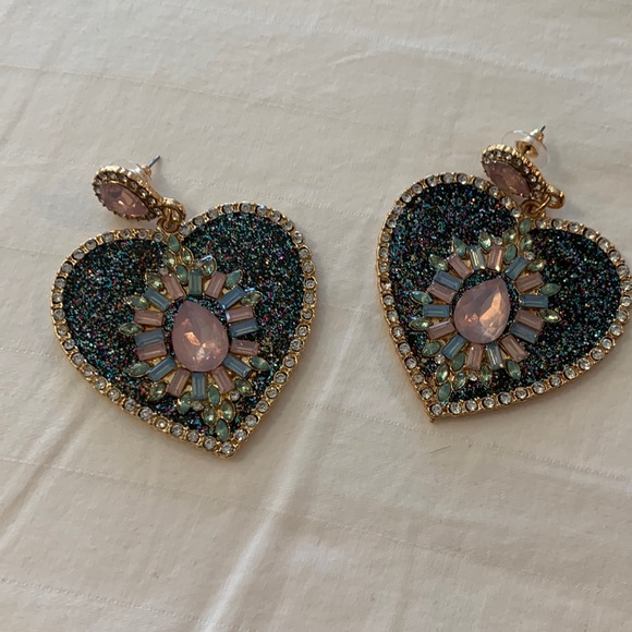 Large Heart shaped earrings - Picture 1 of 2